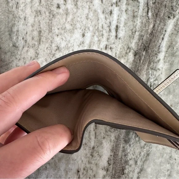 Tory Burch McGraw Metallic Bi-Fold Wallet NWT - Picture 5 of 6